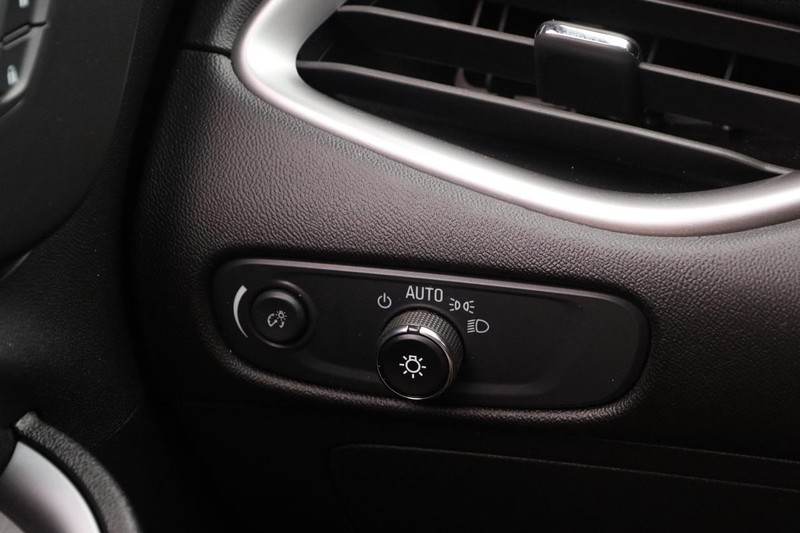 Chevrolet Malibu Vehicle Image 17