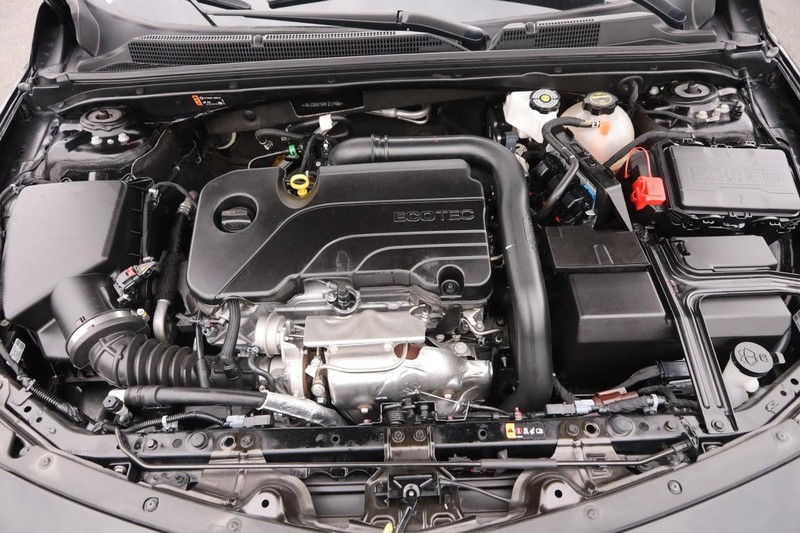 Chevrolet Malibu Vehicle Image 24