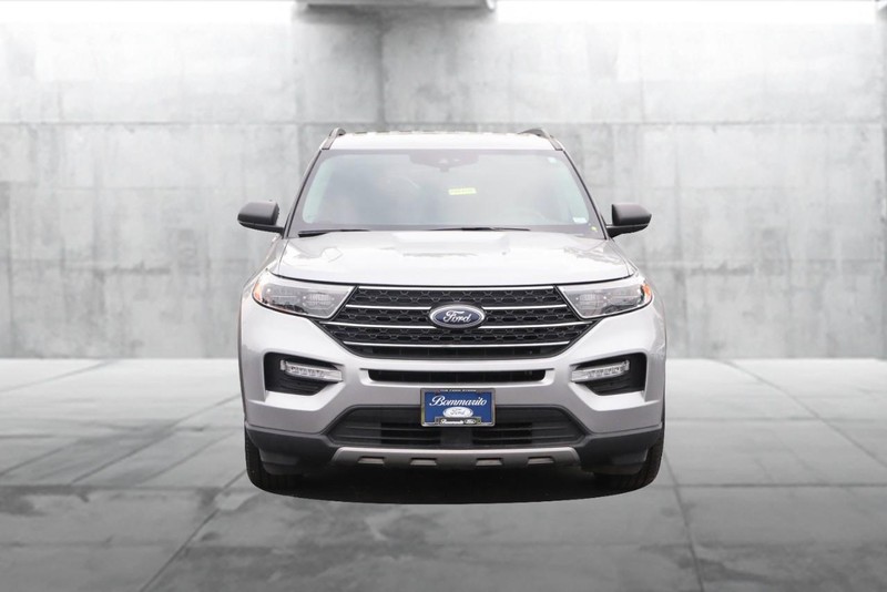 Ford Explorer Vehicle Image 04