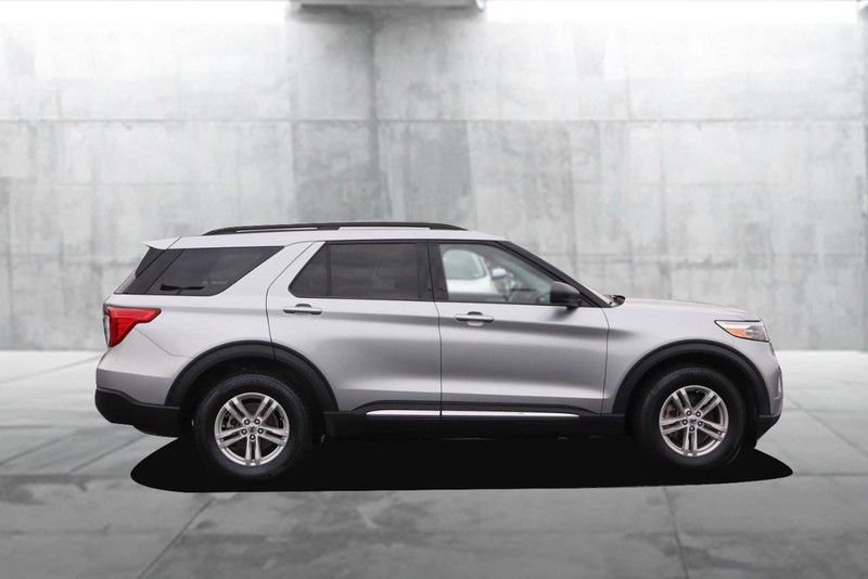 Ford Explorer Vehicle Image 05