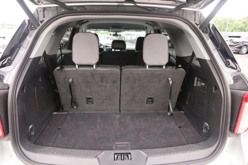 Ford Explorer Vehicle Image 10