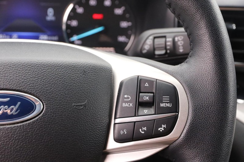 Ford Explorer Vehicle Image 17