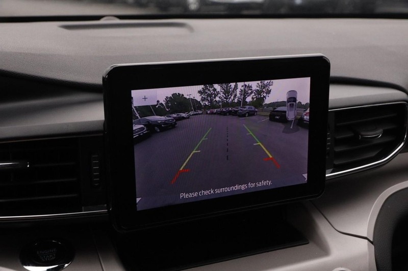 Ford Explorer Vehicle Image 21