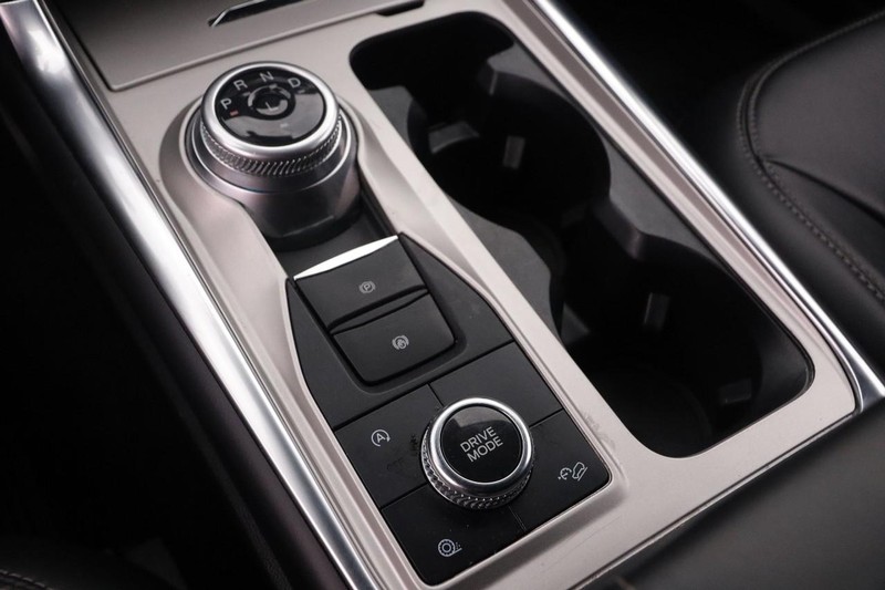 Ford Explorer Vehicle Image 23