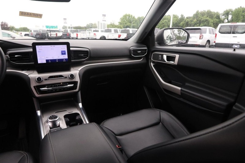 Ford Explorer Vehicle Image 29