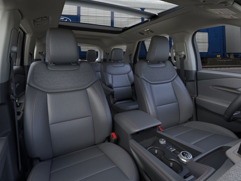 Ford Explorer Vehicle Image 10