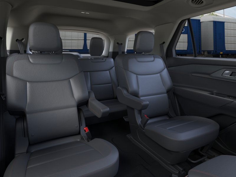 Ford Explorer Vehicle Image 11