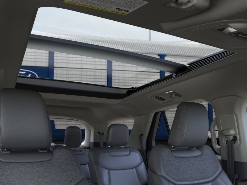 Ford Explorer Vehicle Image 22