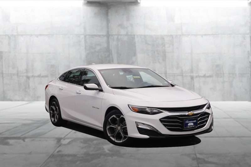 Chevrolet Malibu Vehicle Image 02