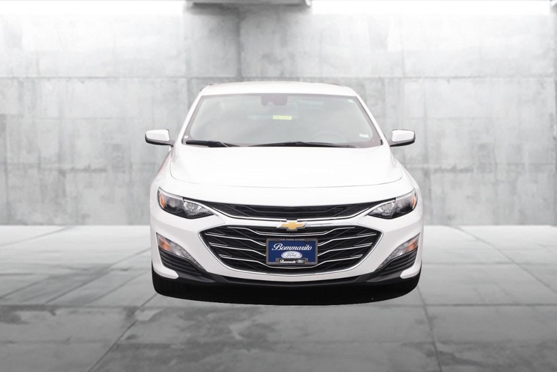Chevrolet Malibu Vehicle Image 04