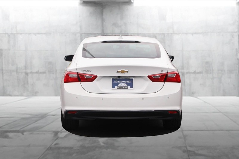 Chevrolet Malibu Vehicle Image 06