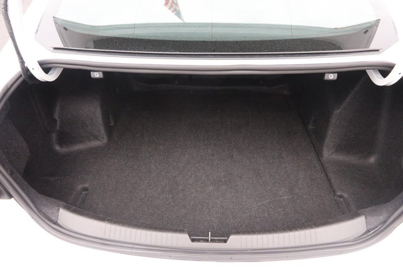 Chevrolet Malibu Vehicle Image 07