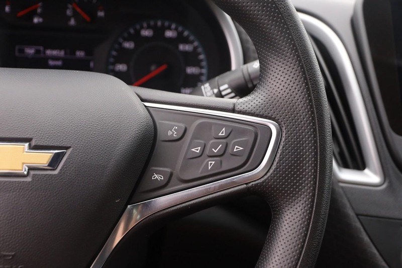 Chevrolet Malibu Vehicle Image 12