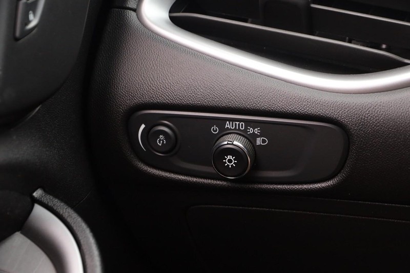 Chevrolet Malibu Vehicle Image 18