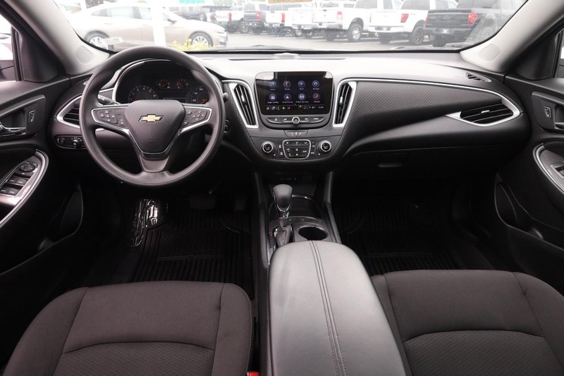 Chevrolet Malibu Vehicle Image 19