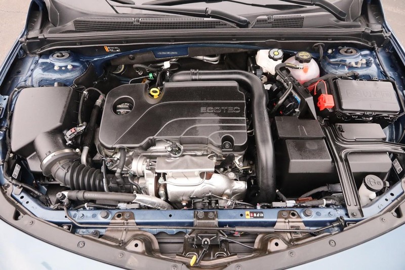 Chevrolet Malibu Vehicle Full-screen Gallery Image 25