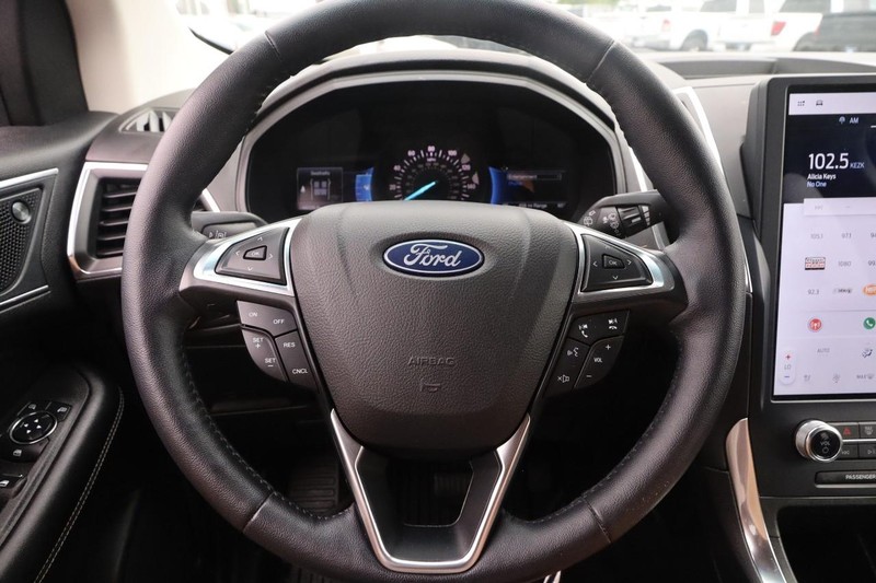 Ford Edge Vehicle Image 11