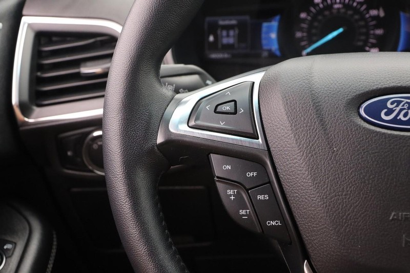 Ford Edge Vehicle Image 12