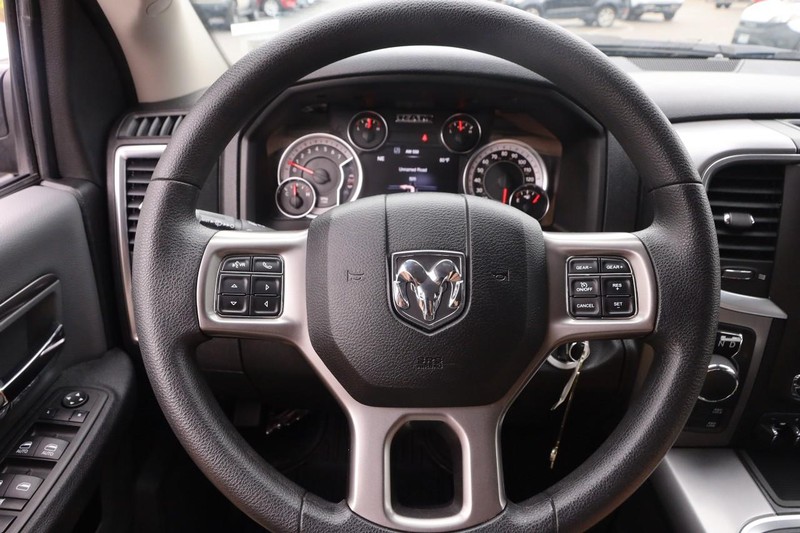 Ford Edge Vehicle Image 16