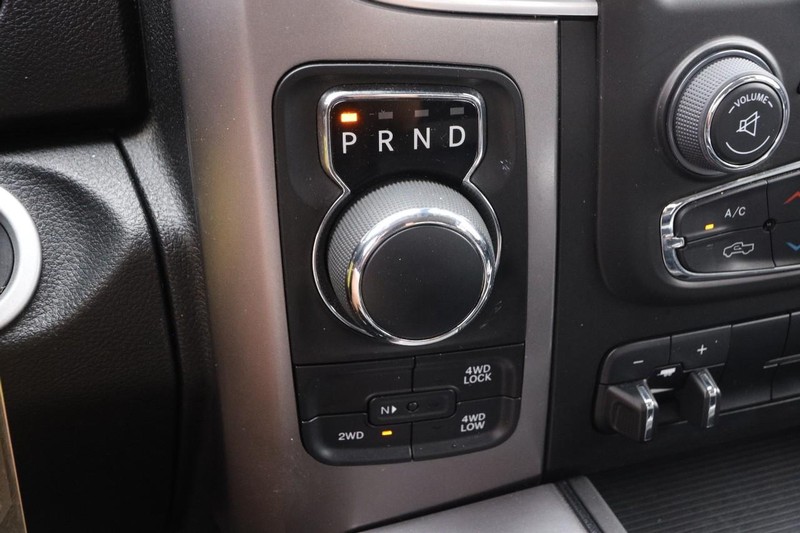 Ford Edge Vehicle Image 24