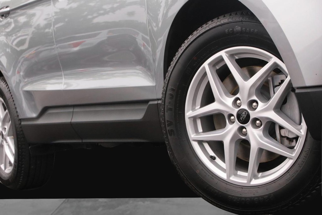 Ford Edge Vehicle Image 03