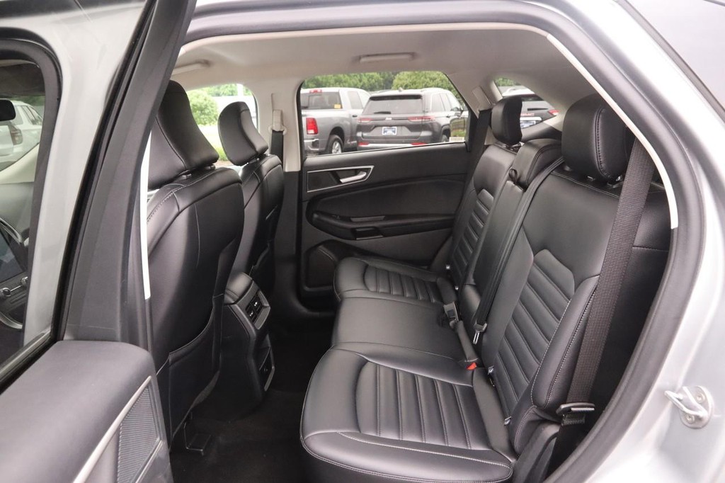 Ford Edge Vehicle Image 09