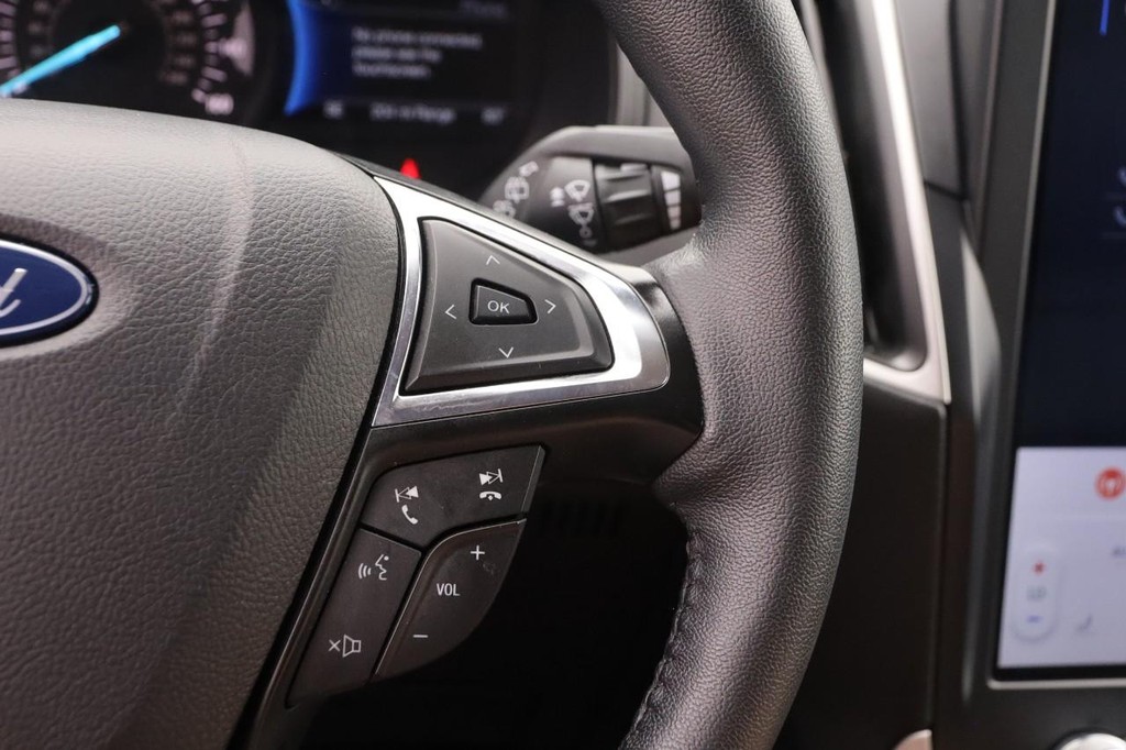 Ford Edge Vehicle Image 12