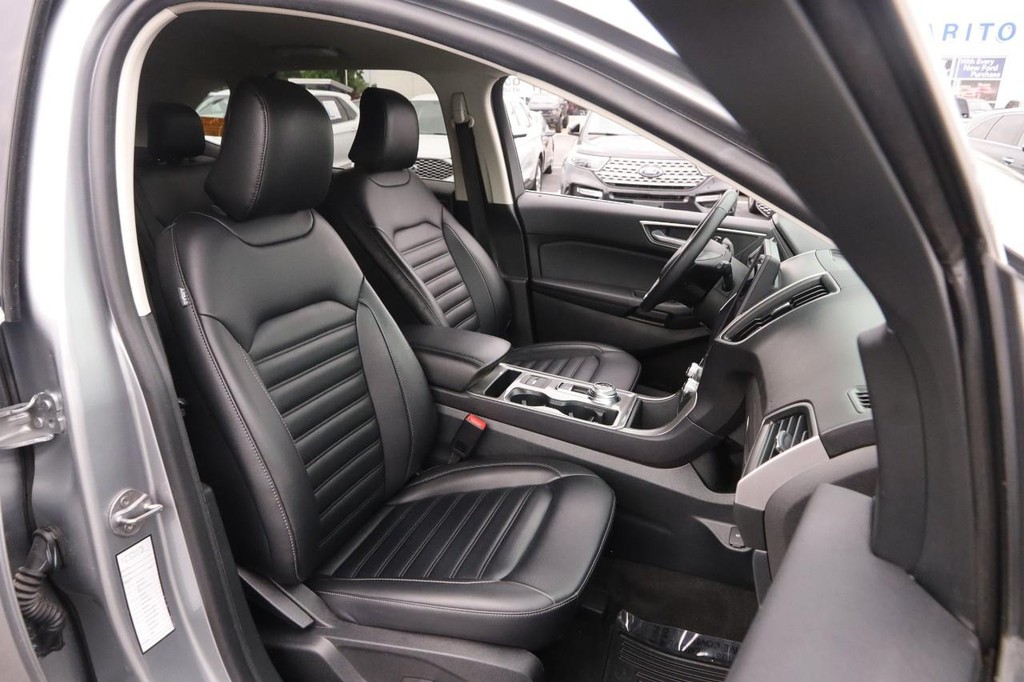Ford Edge Vehicle Image 24