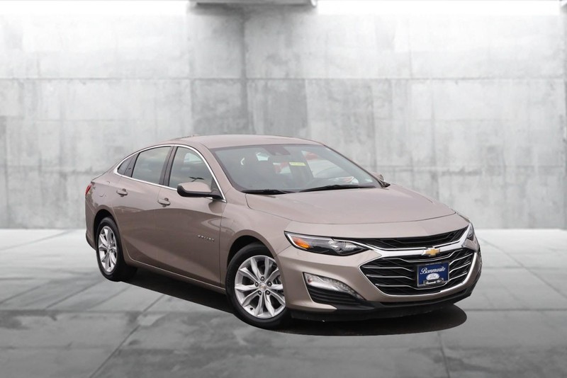 Chevrolet Malibu Vehicle Image 02