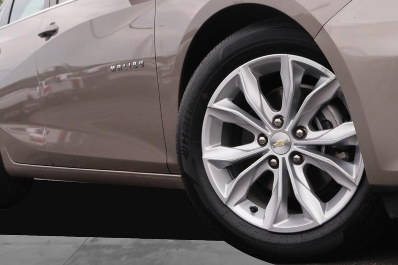 Chevrolet Malibu Vehicle Image 03