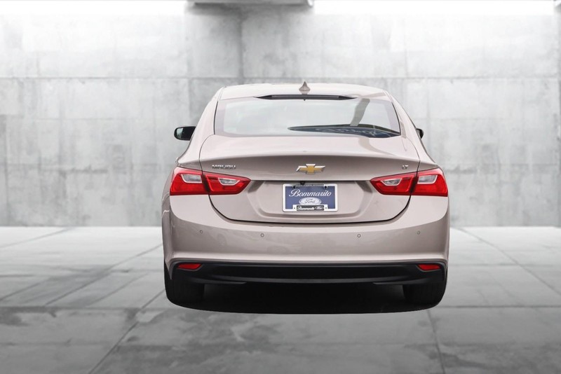 Chevrolet Malibu Vehicle Image 06