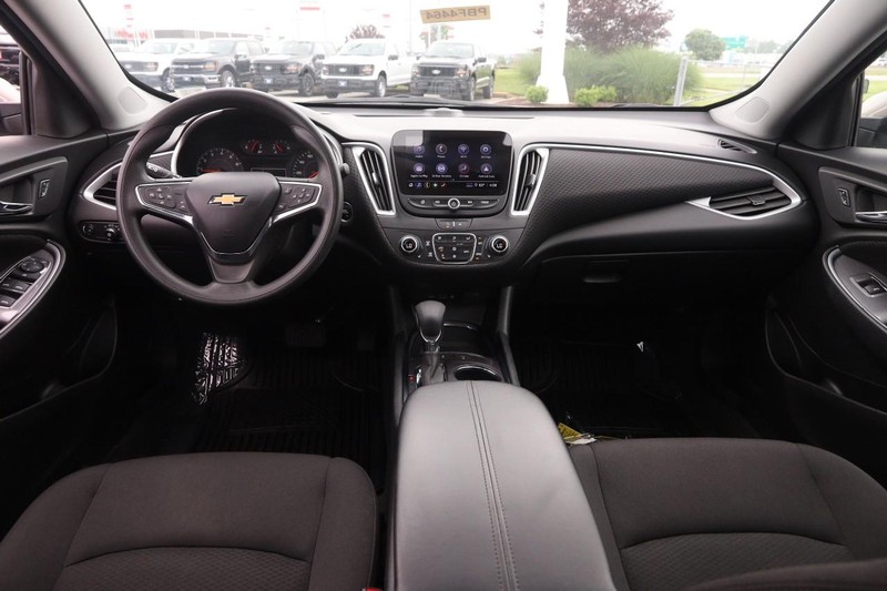 Chevrolet Malibu Vehicle Image 19