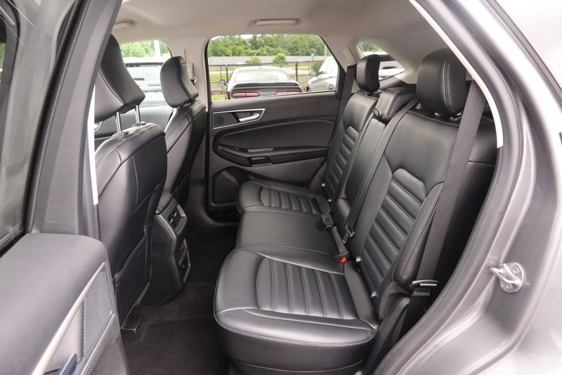 Ford Edge Vehicle Image 09