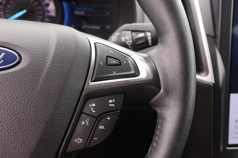 Ford Edge Vehicle Image 12