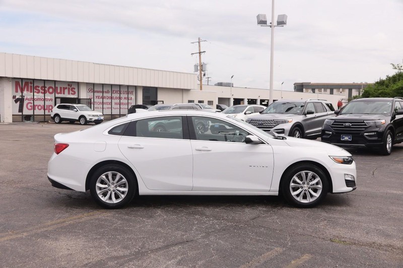 Chevrolet Malibu Vehicle Image 04
