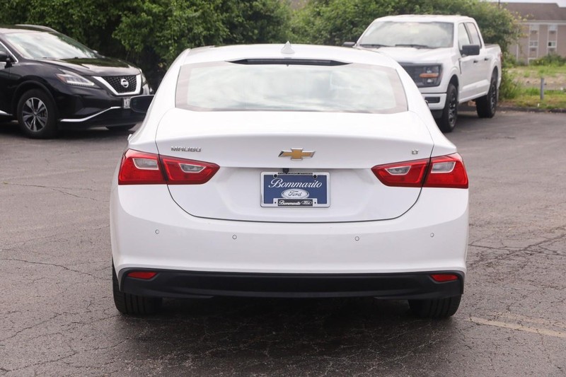 Chevrolet Malibu Vehicle Image 05