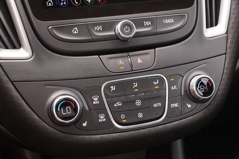 Chevrolet Malibu Vehicle Image 16