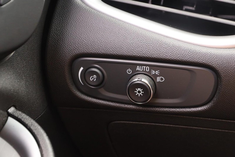 Chevrolet Malibu Vehicle Image 18