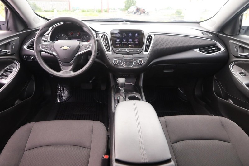 Chevrolet Malibu Vehicle Image 19