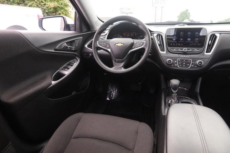 Chevrolet Malibu Vehicle Image 20