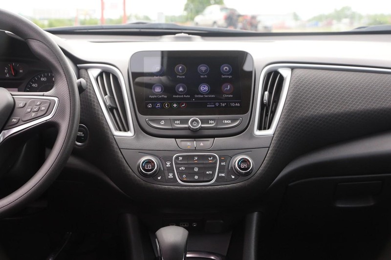 Chevrolet Malibu Vehicle Image 22