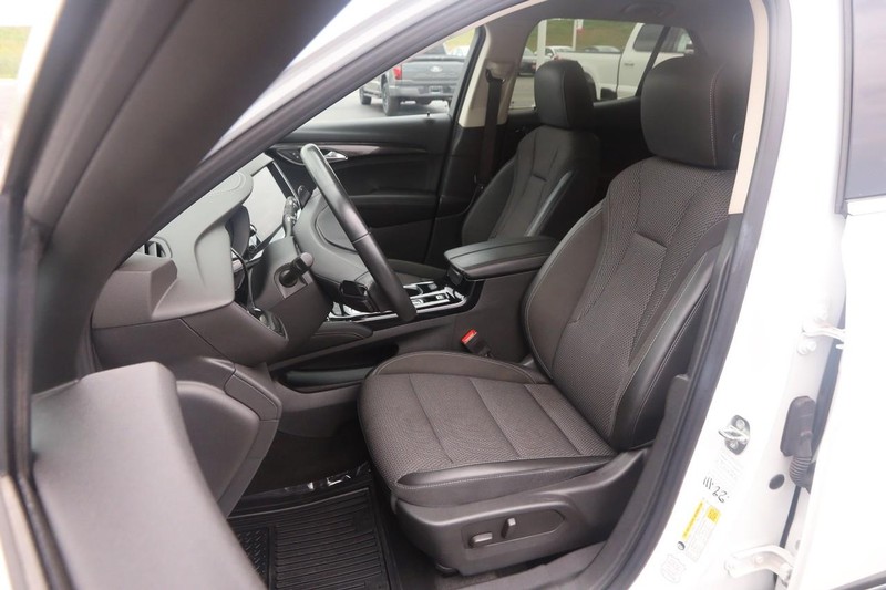 Buick Envision Vehicle Image 09