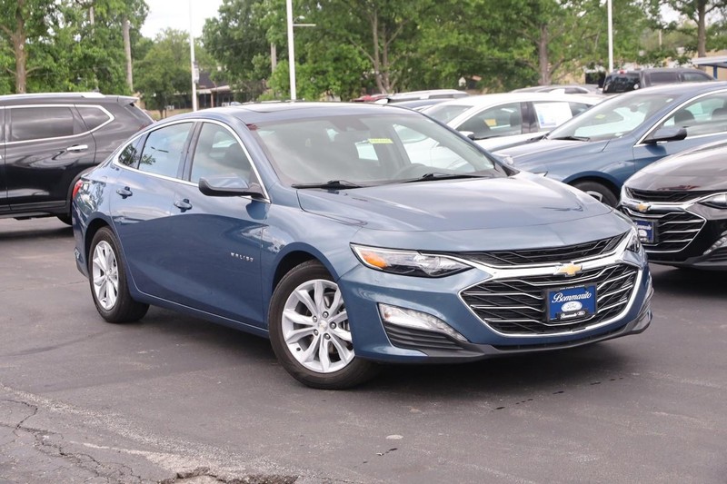 Chevrolet Malibu Vehicle Image 02