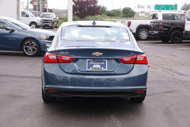 Chevrolet Malibu Vehicle Image 06