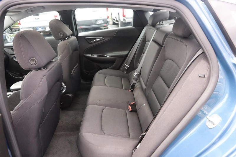 Chevrolet Malibu Vehicle Image 10