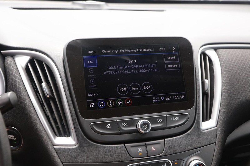 Chevrolet Malibu Vehicle Image 16