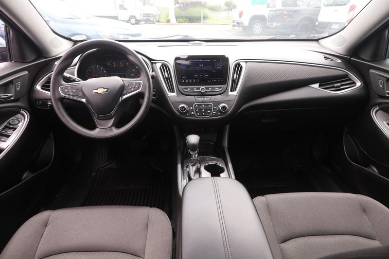 Chevrolet Malibu Vehicle Image 20