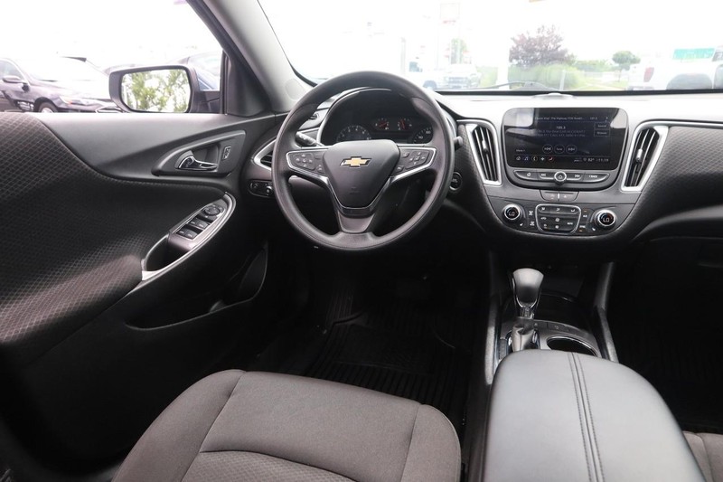 Chevrolet Malibu Vehicle Image 21