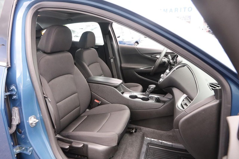 Chevrolet Malibu Vehicle Image 25