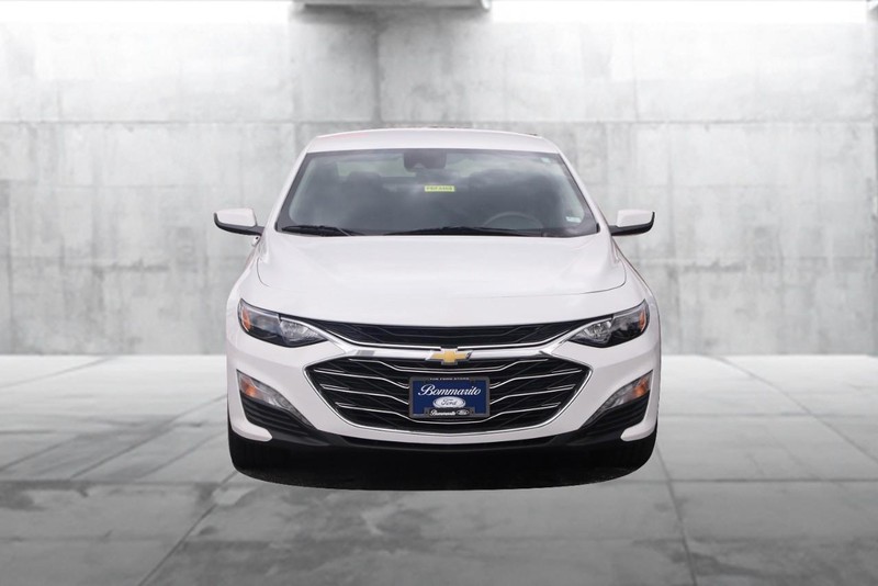Chevrolet Malibu Vehicle Image 04